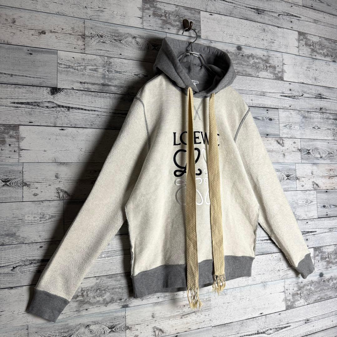 【ひつじ】ロエベ☆ 立体刺繍アナグラムロゴ入り スウェットパーカー.