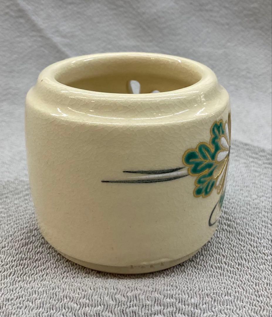 B342s 「色絵菊水透し蓋置」真葛香斎作　共布共箱　十水五石　京焼　茶道具