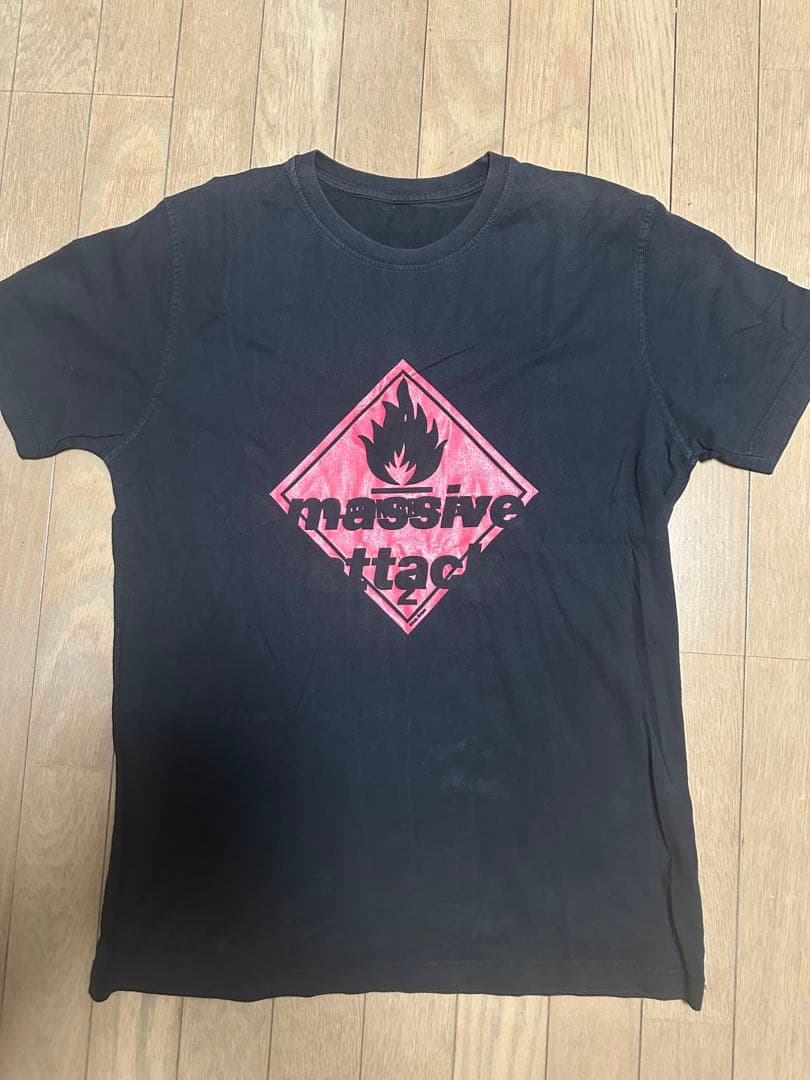 massive attack Tシャツ