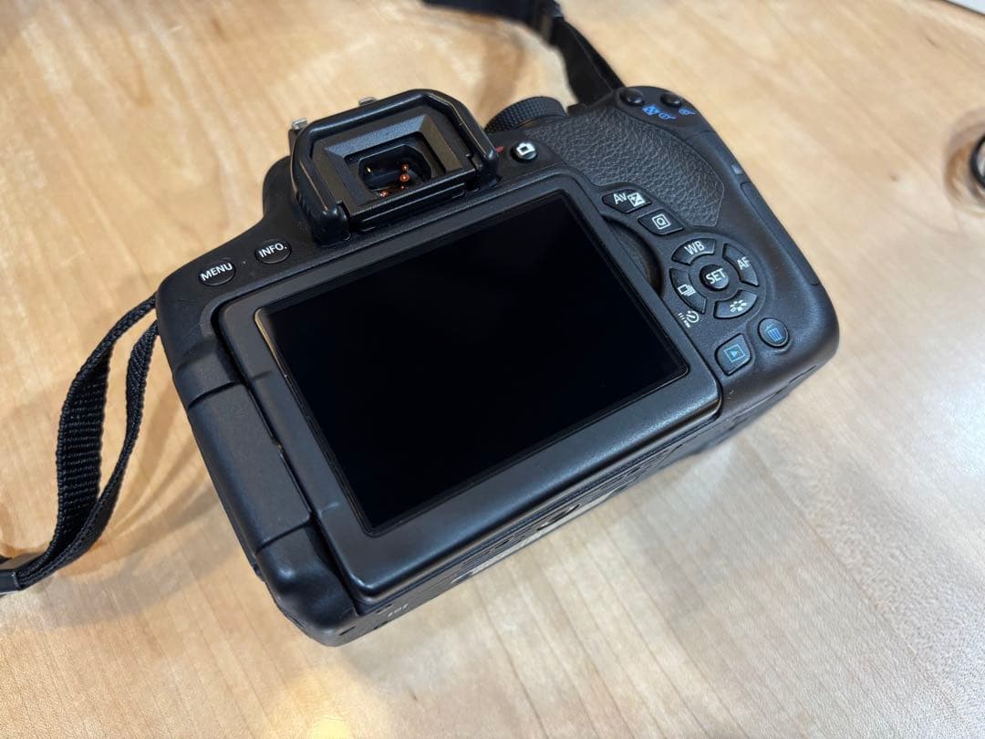 Canon EOS Kiss X8i レンズ2本付き