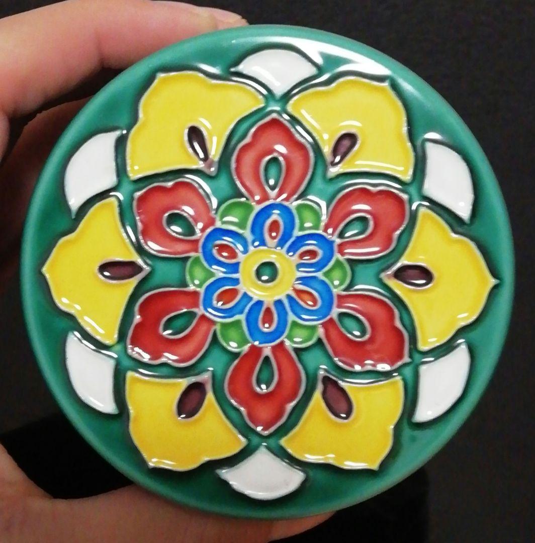 小峠葛芳作　丹山　青交趾　花文　香合　共箱　共布　略歴付　茶道具