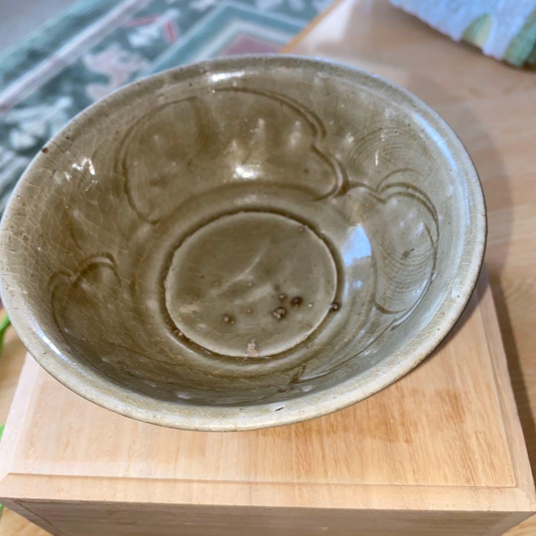 青磁茶碗　越窯　宋時代