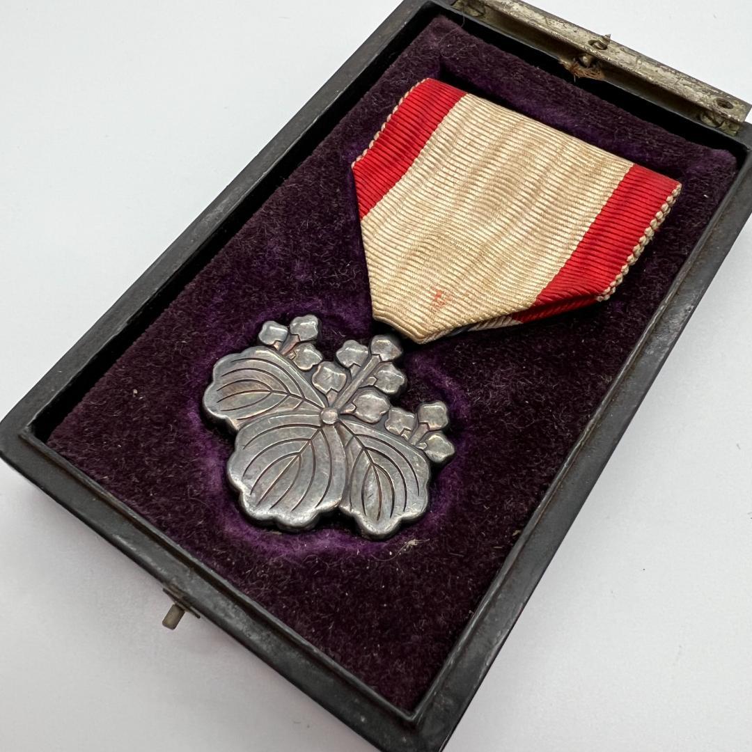 k-16 勲八等白色桐葉章 支那事変従軍記章 日本赤十字社 明治神宮崇敬会