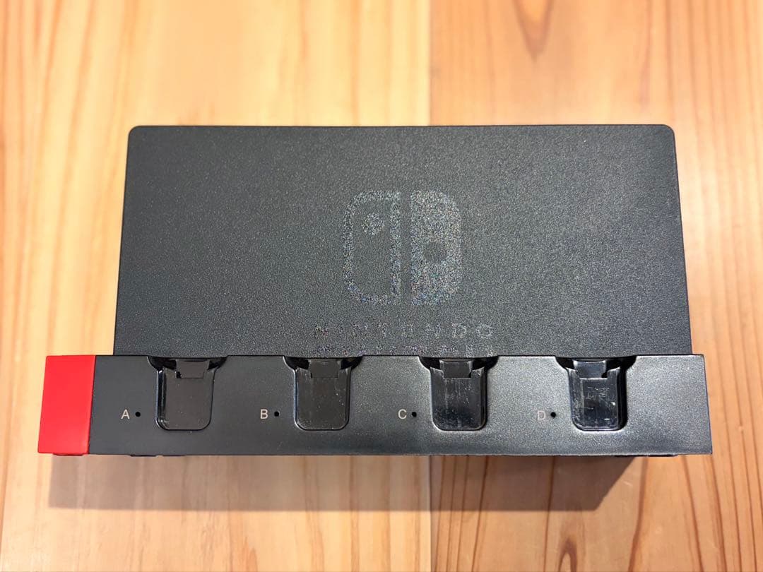 新型 Nintendo Switch 本体 ジョイコン microSD ケース付