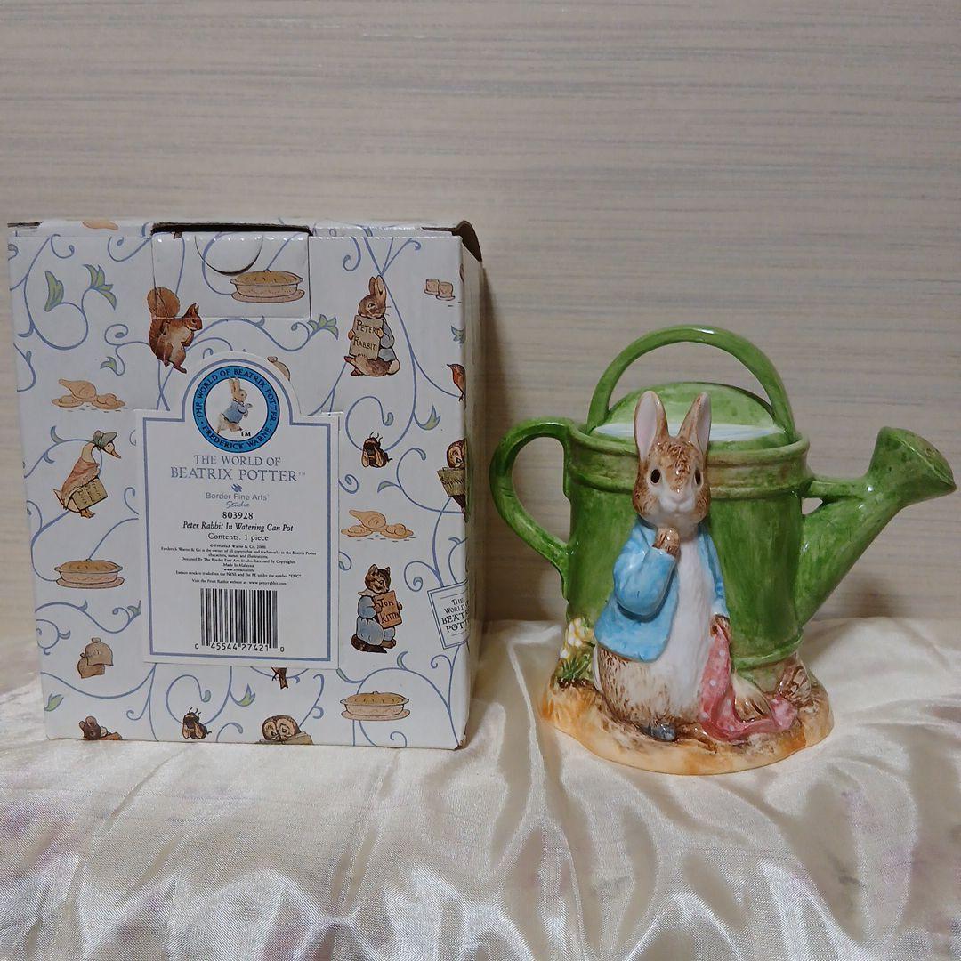 ピーターラビットとじょうろ　陶器製ポット　小物入れ