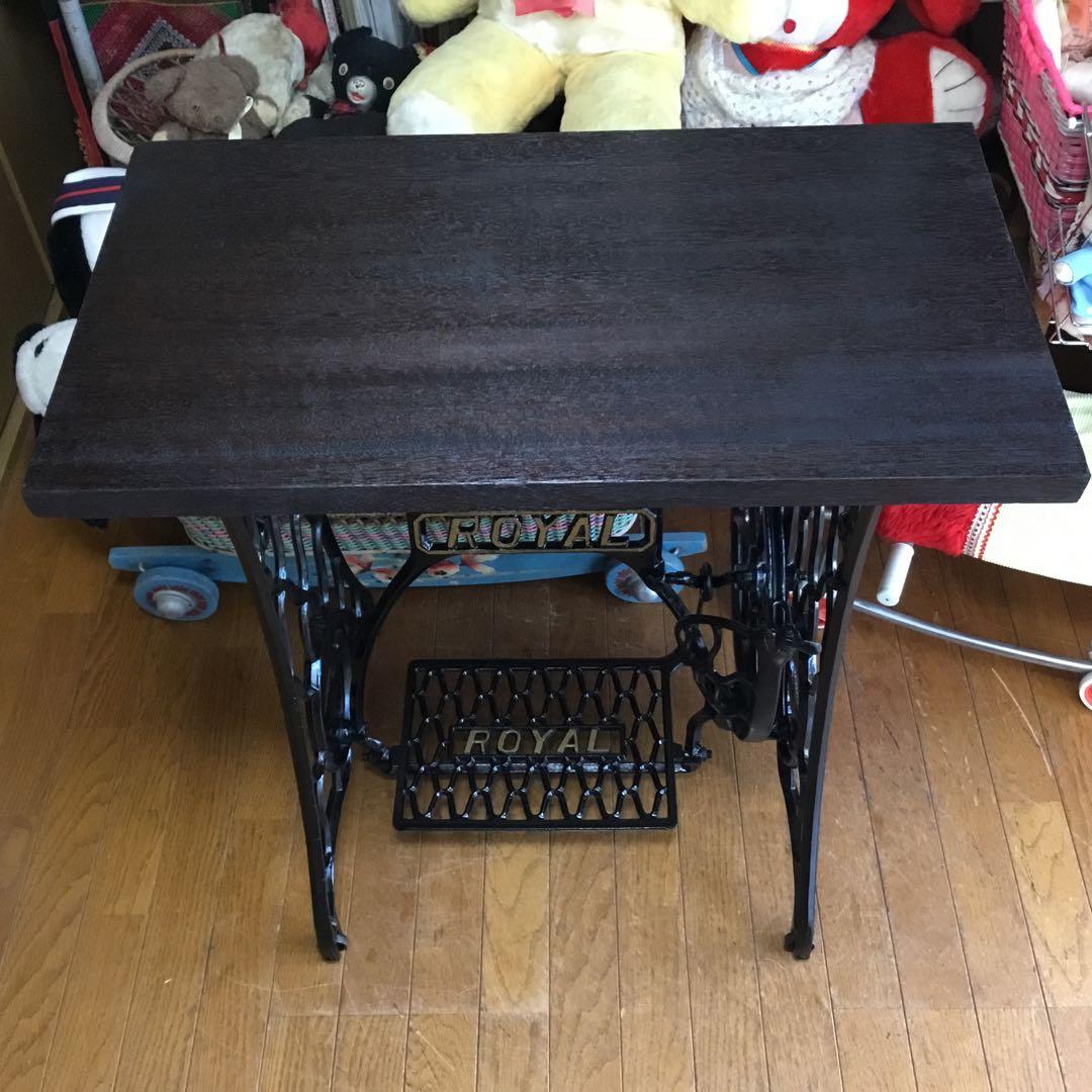 ※アンティーク※ 足踏みミシン脚のテーブル　アイアン　飾り棚