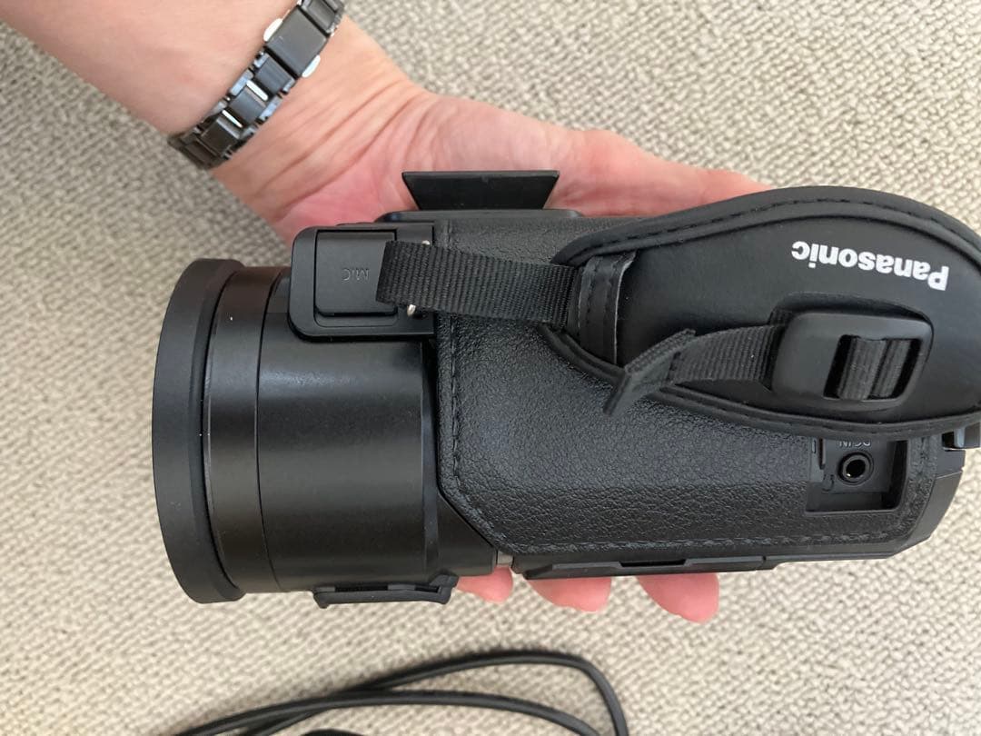 Panasonic HC-V900 ビデオカメラ本体　値引き不可