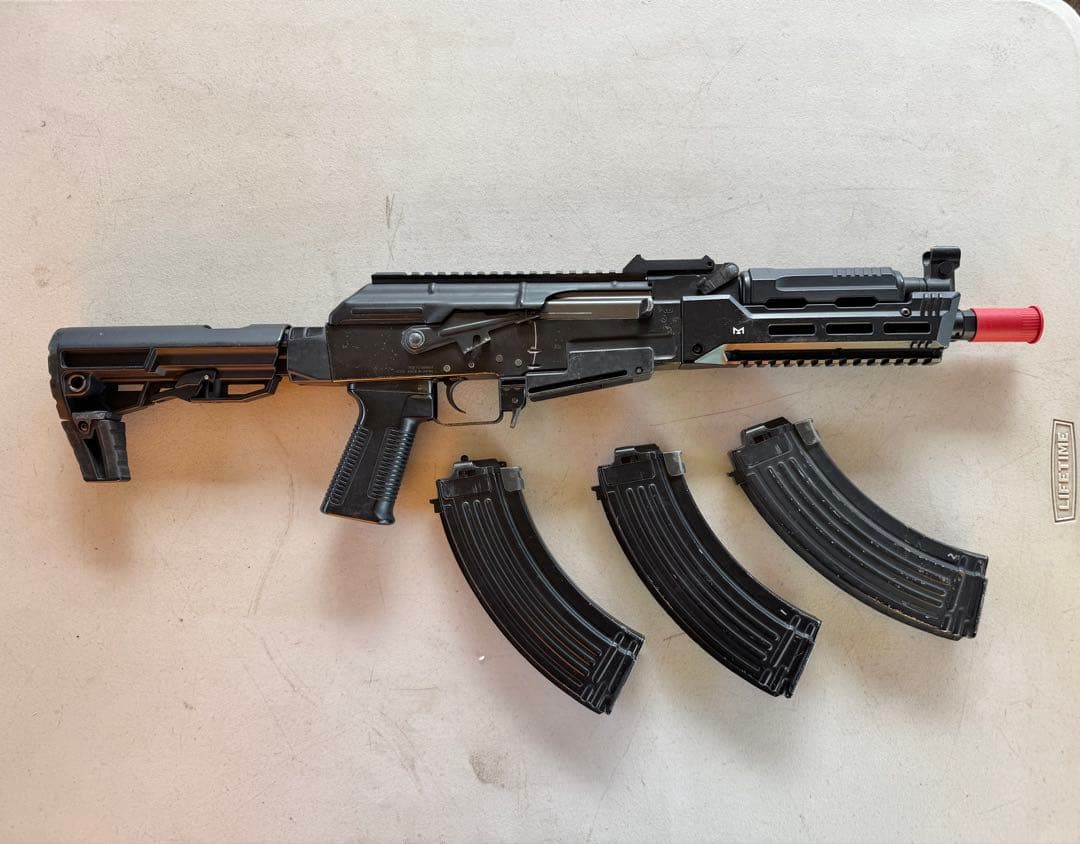 東京マルイ　AKストーム　次世代電動ガン ブラック マガジン3本付き　社外レール