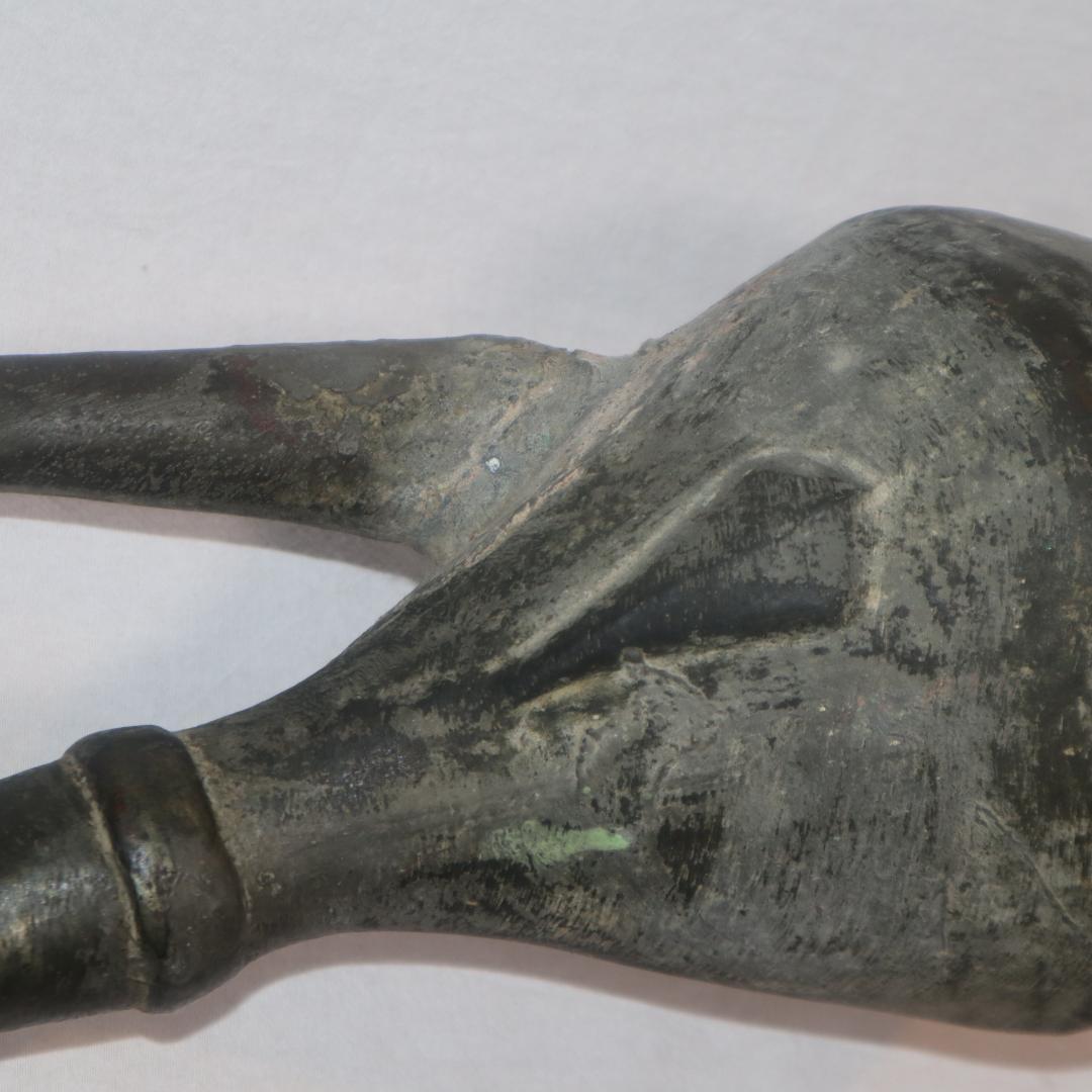 メソポタミアの青銅の水注