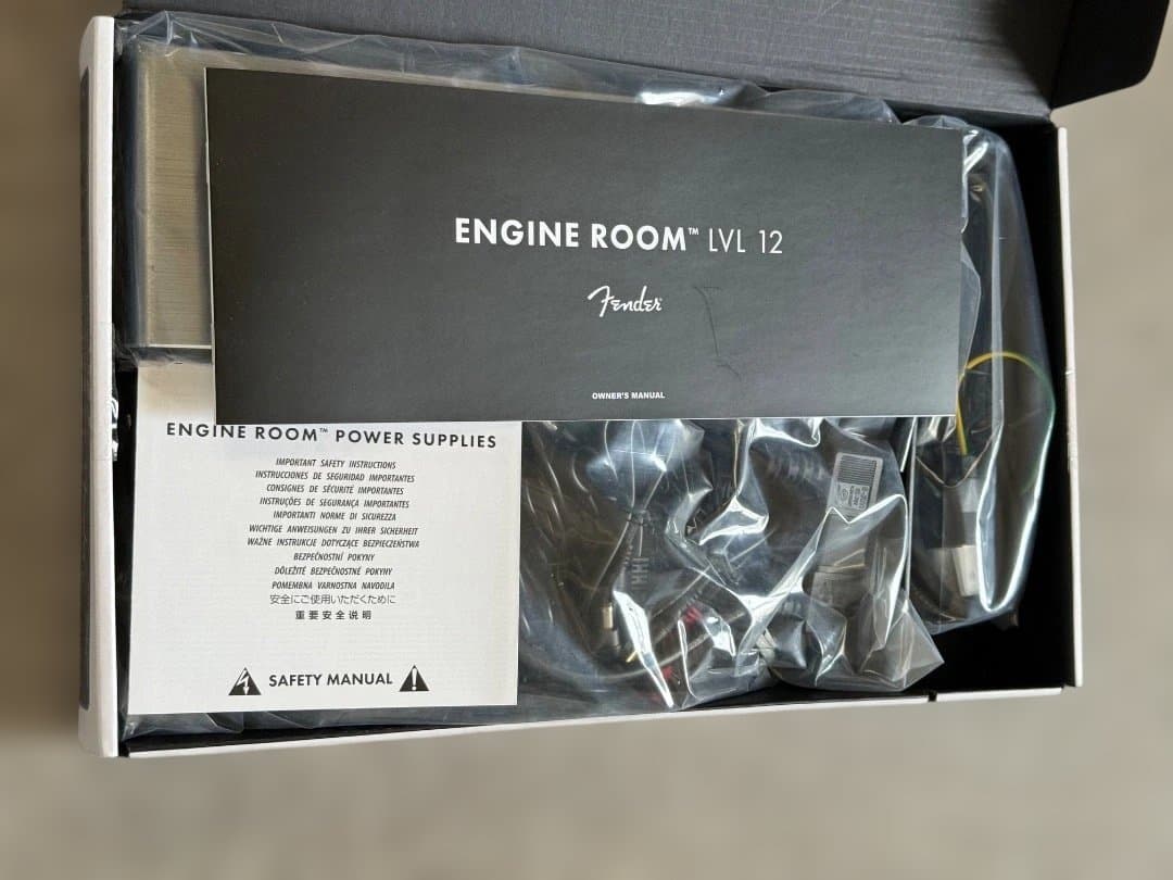 Fender ENGINE ROOM LVL 12 パワーサプライ
