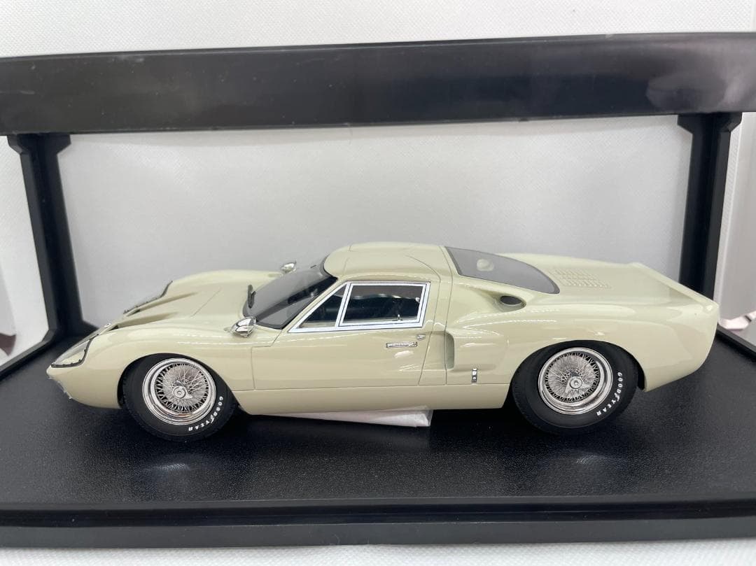 104-039 Cult 1/18 フォード GT40 Mk III 1966
