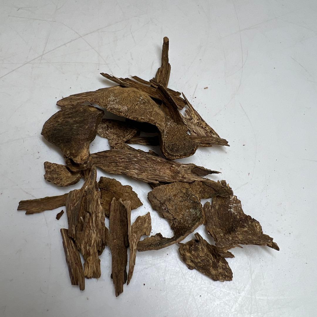 ベトナム・ダナン産　沈香　トヒエ　65g 東さ7-1128☆2F