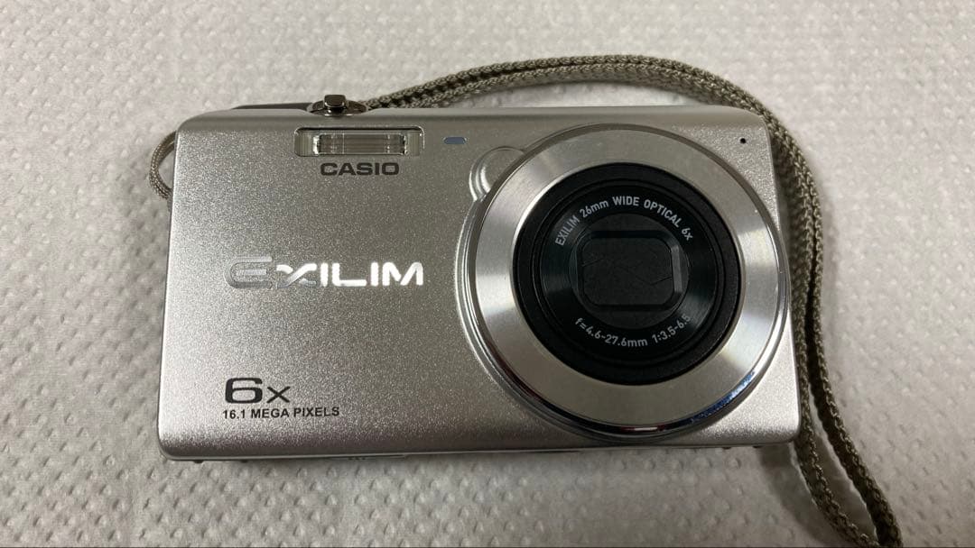 CASIO EX-Z900 6倍ズーム 純正充電コード、バッテリー付