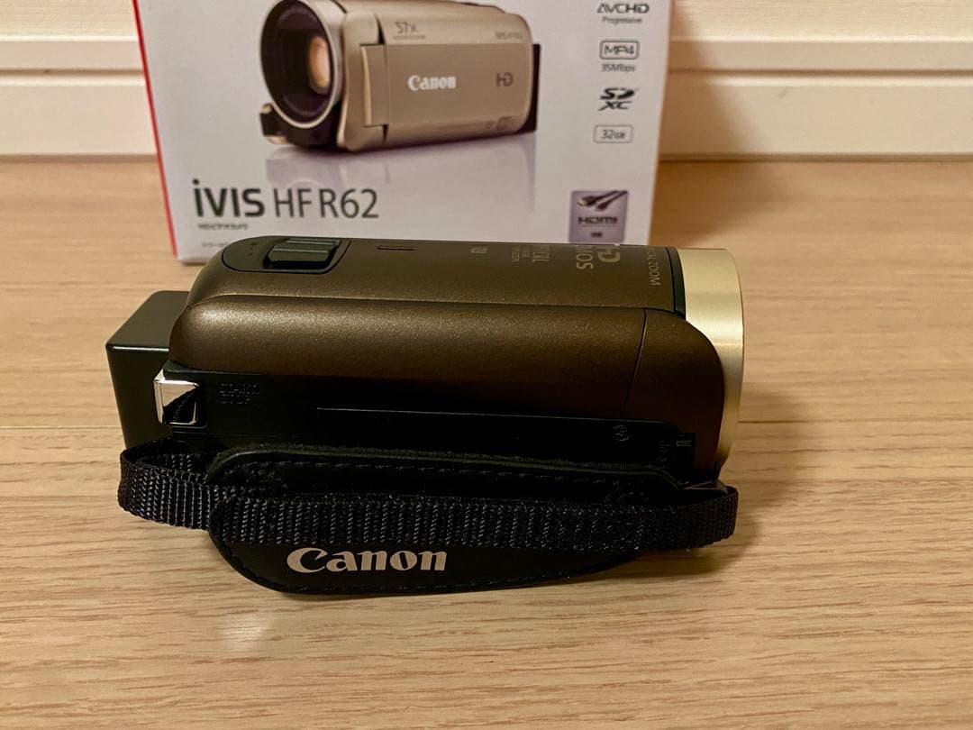 【超美品】Canon デジタルビデオカメラ IVIS HF R62 おまけ付き！