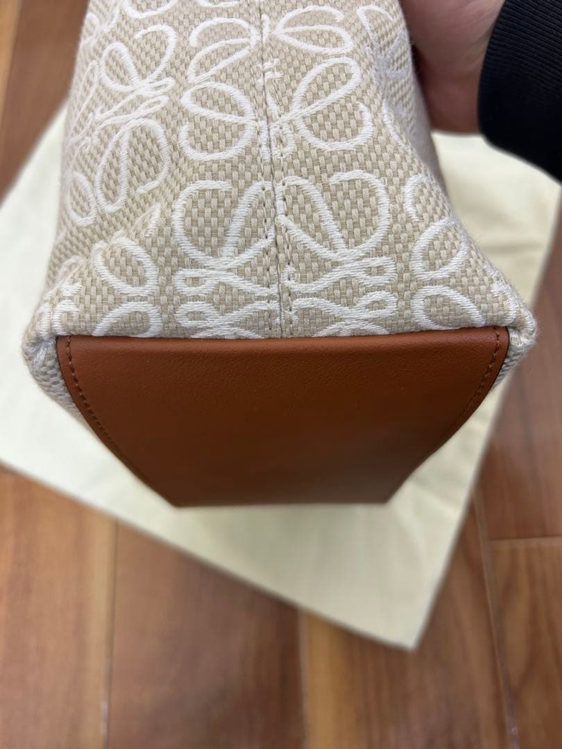 ロエベ キュービィ アナグラム ショルダーバッグ