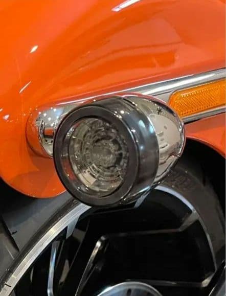 ハーレー 2024 ブレイクアウト 純正LED リアウインカー　新車取り外し部品