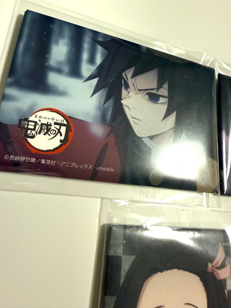 希少品　鬼滅の刃 場面写スクエア缶バッジ　炭治郎　禰豆子　義勇