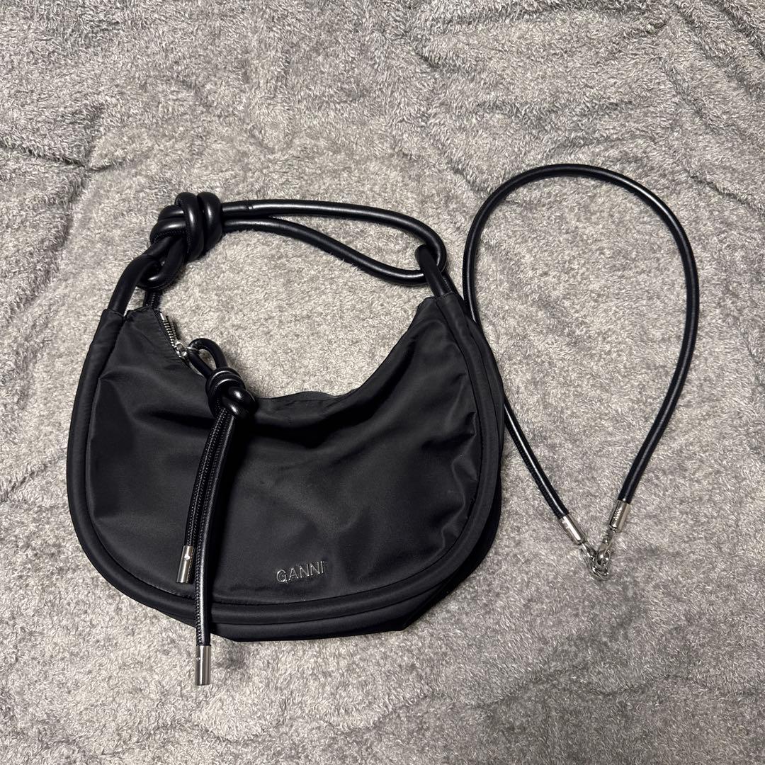 【1/10まで値下げ】GANNI ブラック ショルダーバッグ