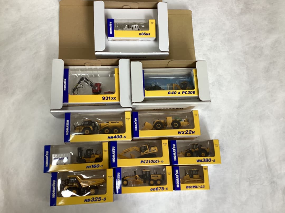 コマツ株主優待品　水中施工ロボット含め　全12シリーズ