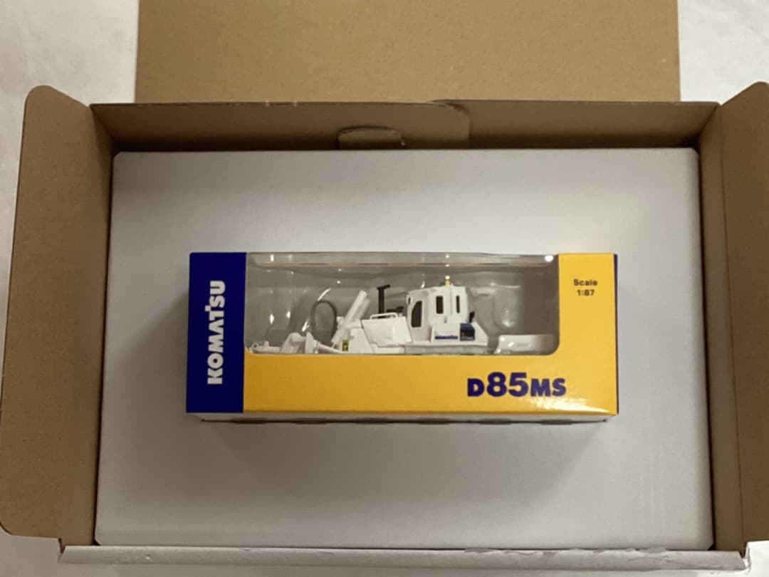 コマツ株主優待品　水中施工ロボット含め　全12シリーズ