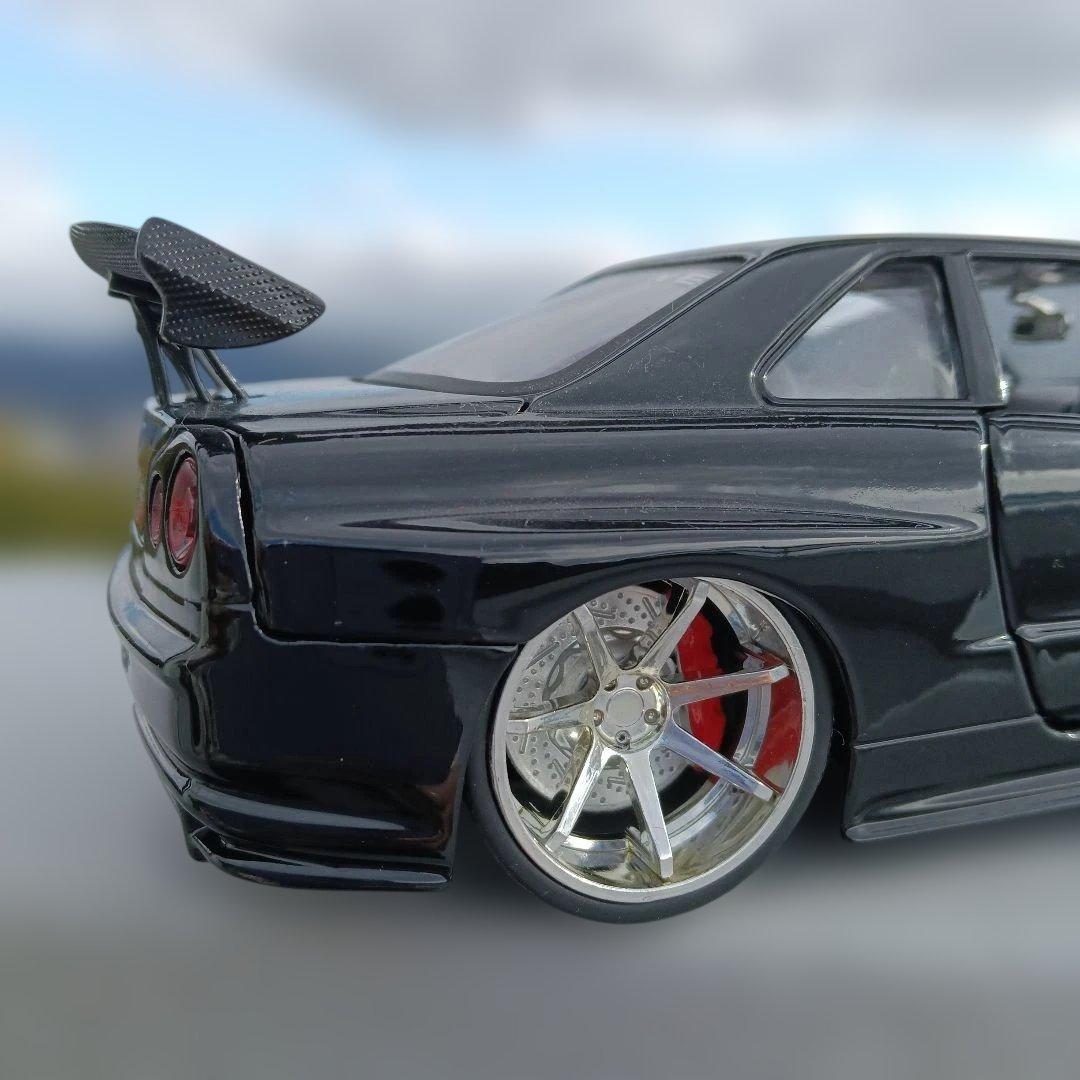 Nissan GT-R R34 ミニカー 1/18 ブラック