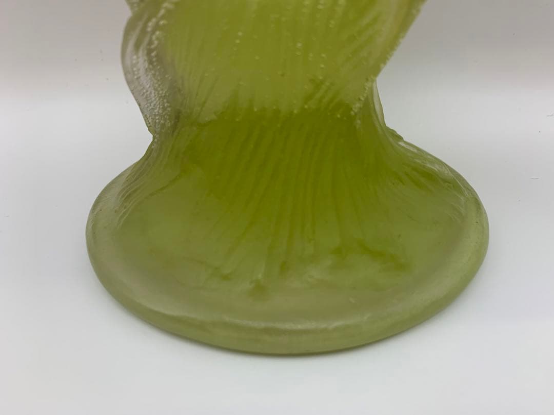 ドームナンシー　ガラス製花瓶 透明・緑・紫 花のデザイン