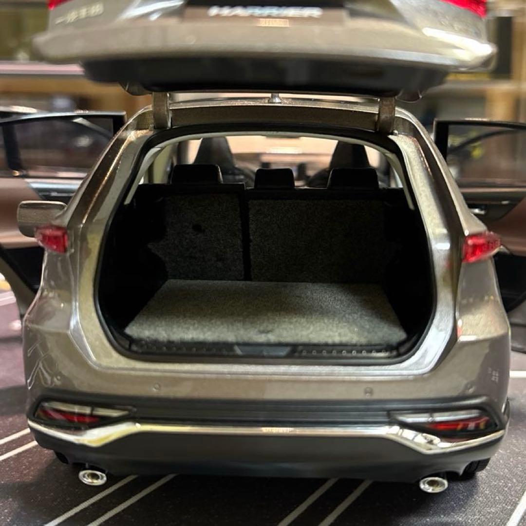 1/18 トヨタ ハリアー スティールブロンドメタリック フル開閉モデル