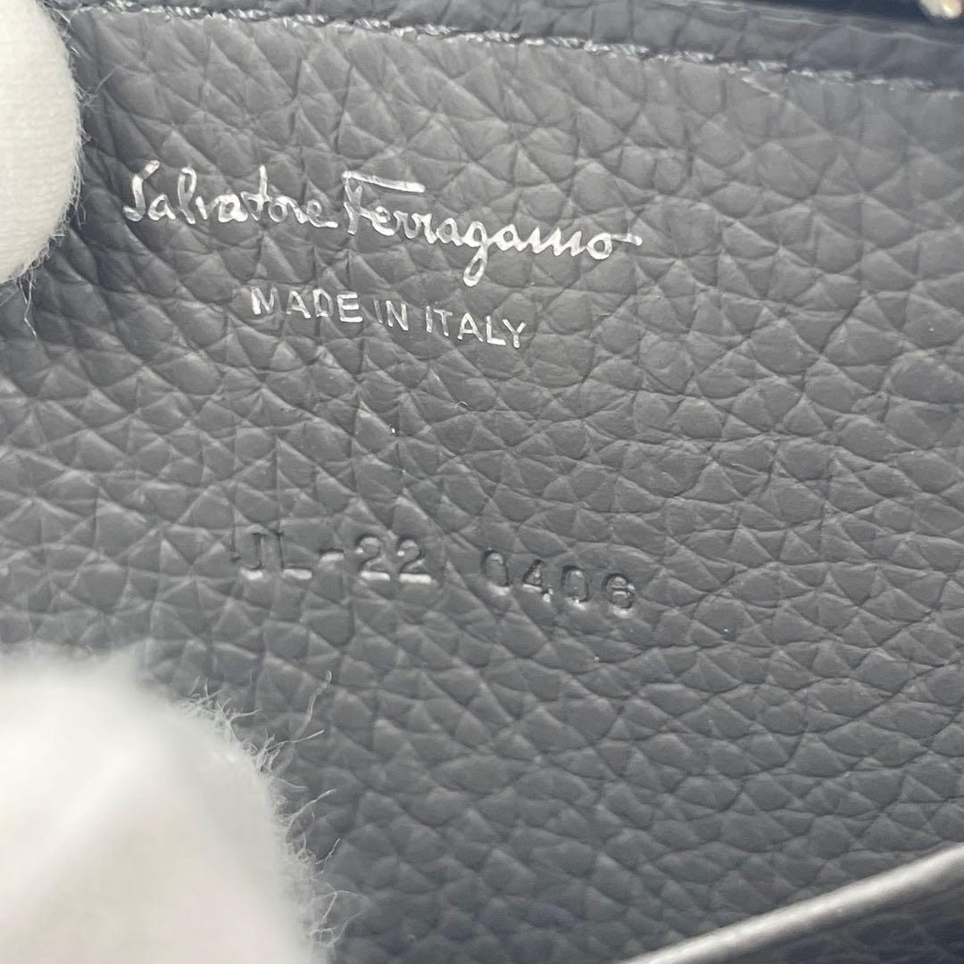 【✨未使用】 フェラガモ ケース ダブルガンチーニ ラウンドジップ シボ革