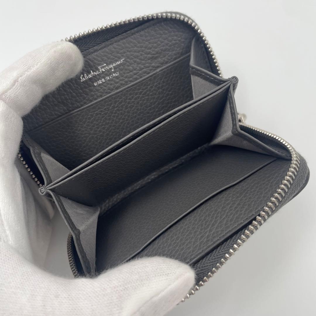 【✨未使用】 フェラガモ ケース ダブルガンチーニ ラウンドジップ シボ革
