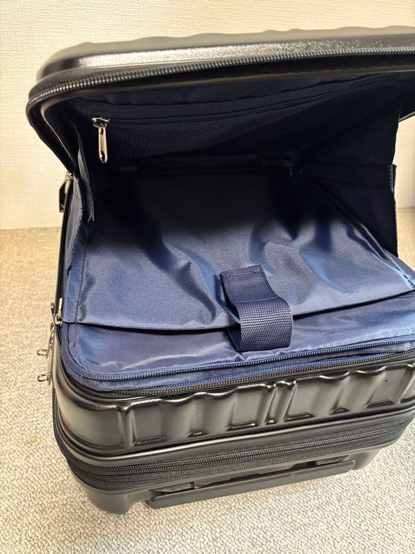 最終価格　wisely フロントオープン　機内＆300円ロッカーok