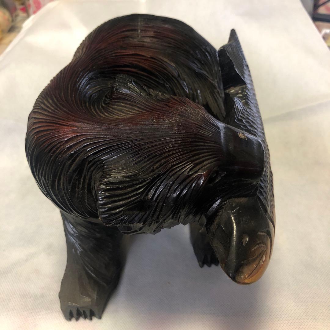 熊の木彫　置き物