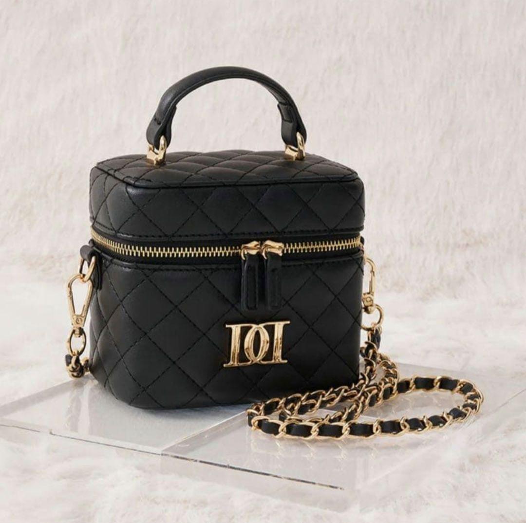 ダーリッチ 【ゴールドパーツ】キルティングスクエアミニバック