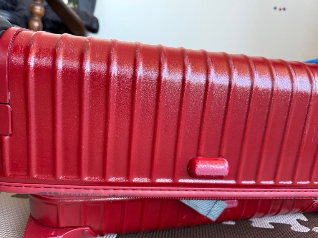 リモワスーツケースです。80-90リットル。