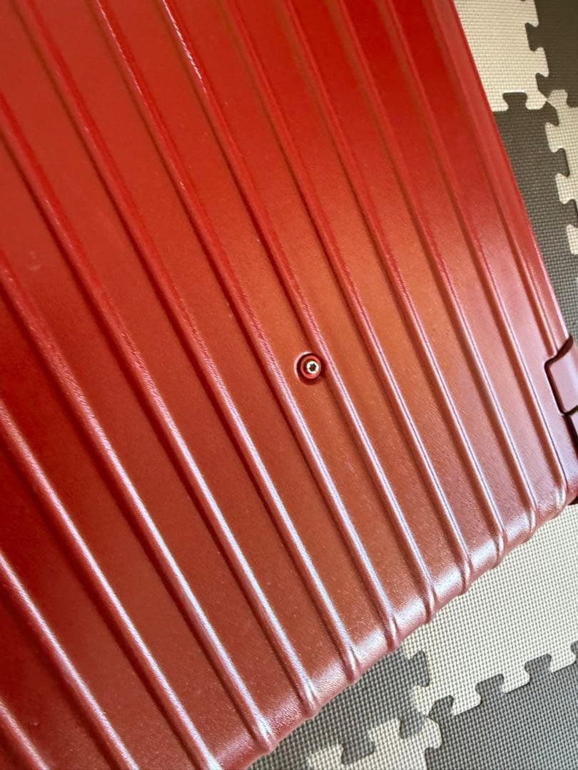 リモワスーツケースです。80-90リットル。