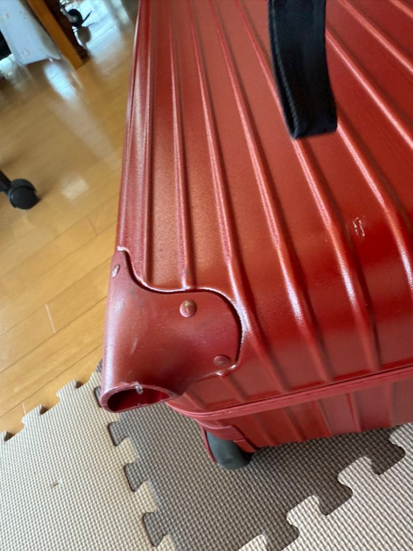 リモワスーツケースです。80-90リットル。