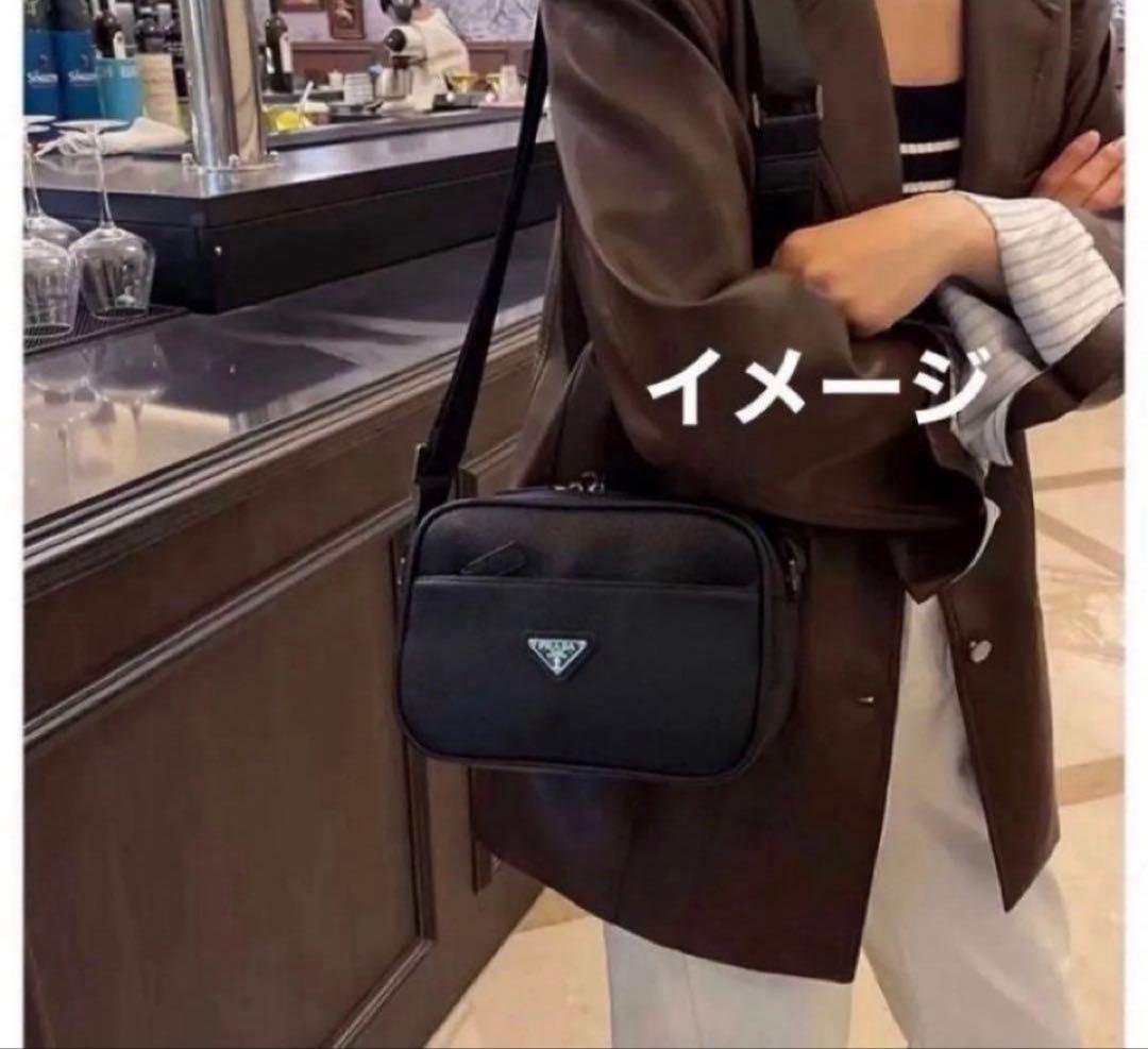 プラダノベルティショルダーバック