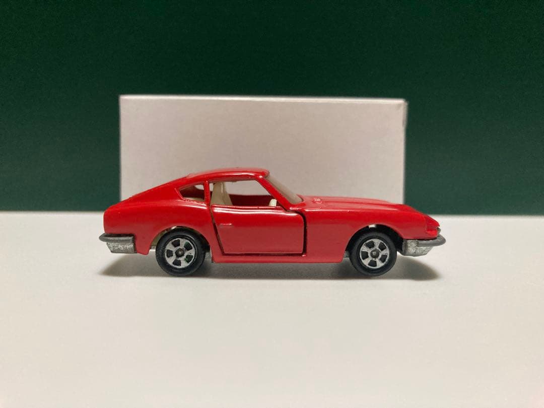 トミカ　日本製　ニッサン　フェアレディZ 432 赤　1Aホイール