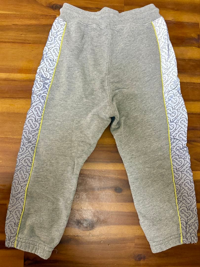 ⭐︎BURBERRY⭐︎ スウェット　グレー 長ズボン 4Y バーバリー