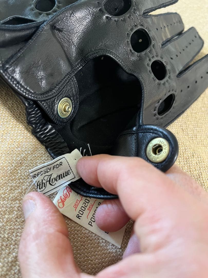 本革　レザードライビンググローブ Saks Fifth Avenue Mサイズ