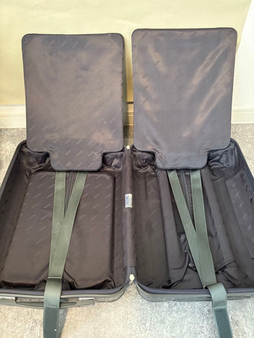 RIMOWA SALSA DELUXE リモア　サルサ ハイブリッド 35L４輪