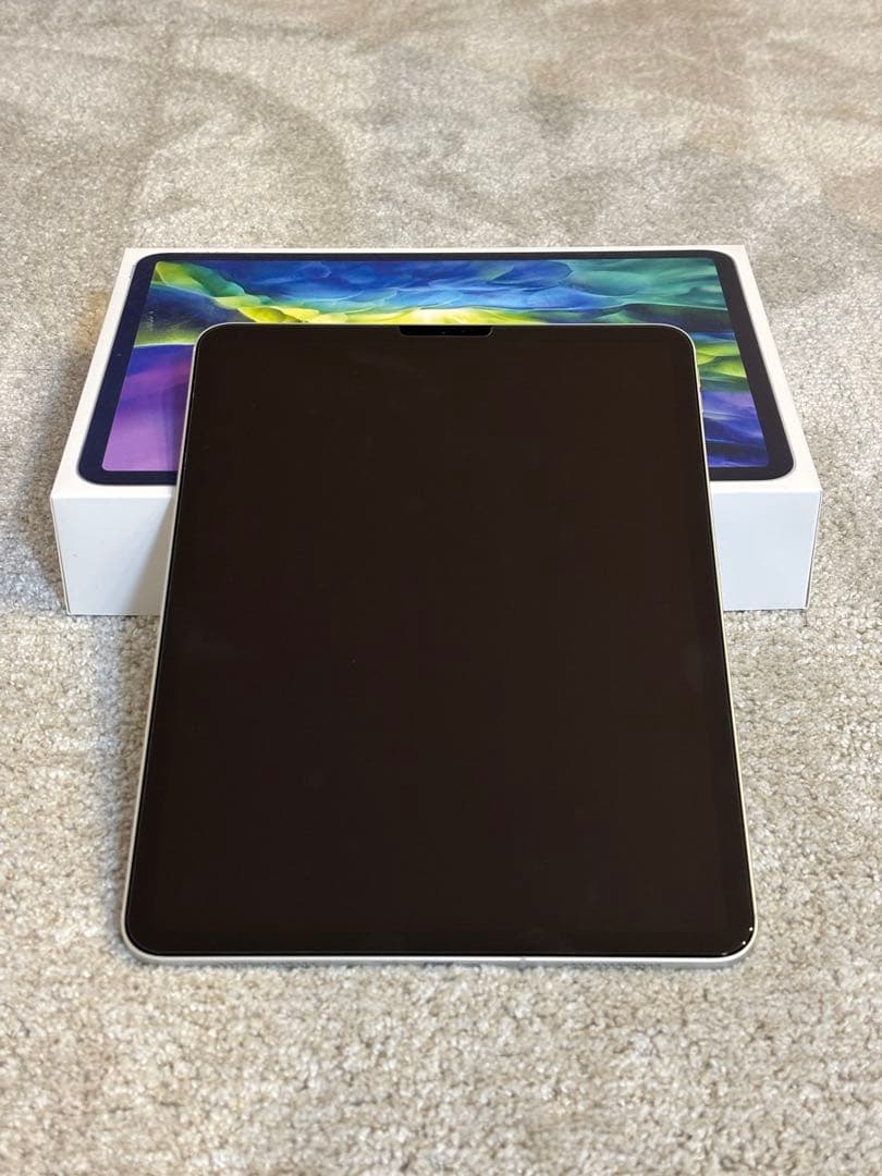 セール！　iPad Pro 11インチ第二世代256GBシルバー pencil付