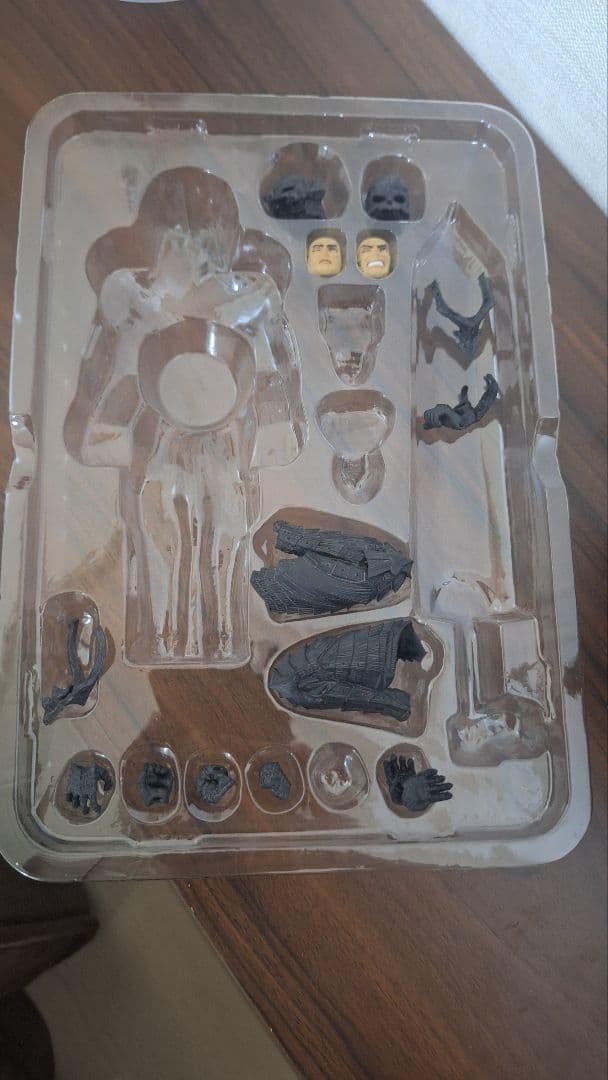 BANDAI S.H.Figuarts Guts フィギュア