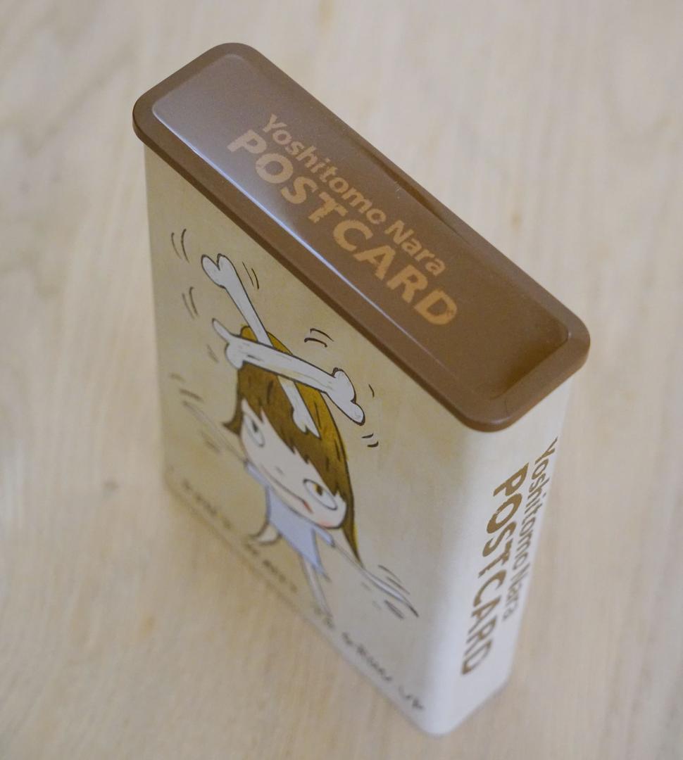 【奈良美智】ポストカード１０枚＋ステッカー（オリジナル缶入り）