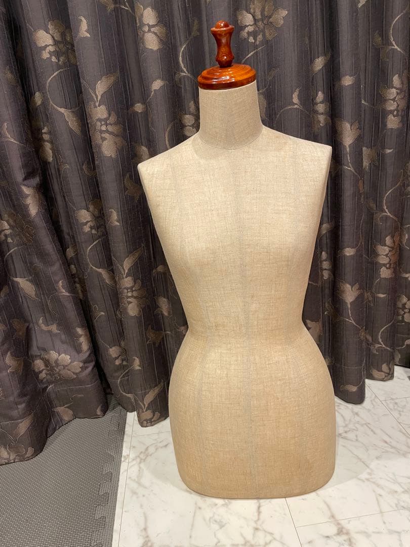 ◉セール！トルソー 高さ調節可能スタンド付き　TOKYOKIIYA