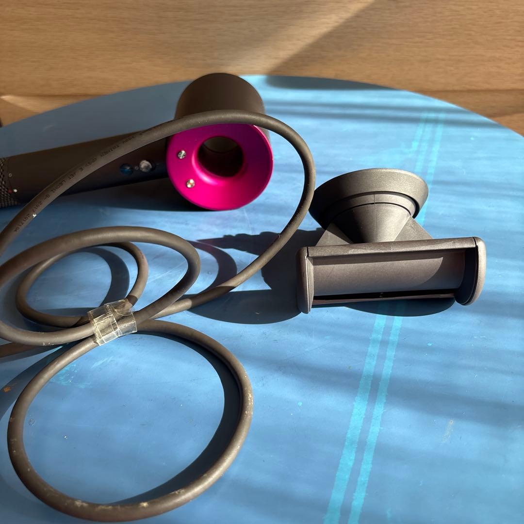 Dyson ヘアドライヤー HD01グレーとピンク
