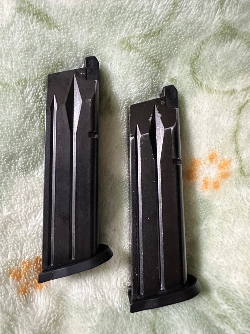 ベレッタ PX4 ガスガン ブラック 2マガジン付き