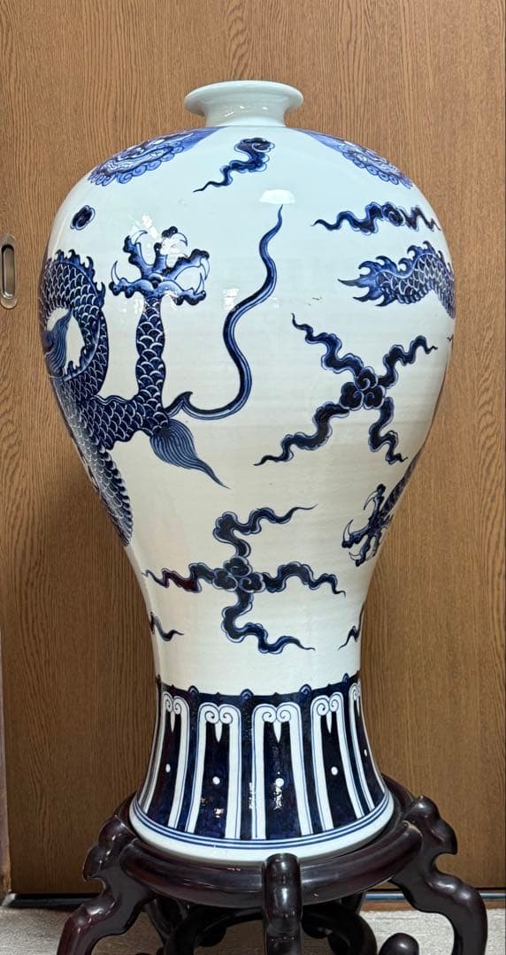中国　染付　宣徳年製　龍紋大瓶　台付　送料込み250602
