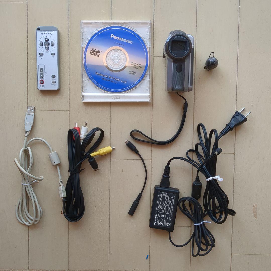 動作確認済み　Panasonic SDR-S200 ビデオカメラ 本体と付属品