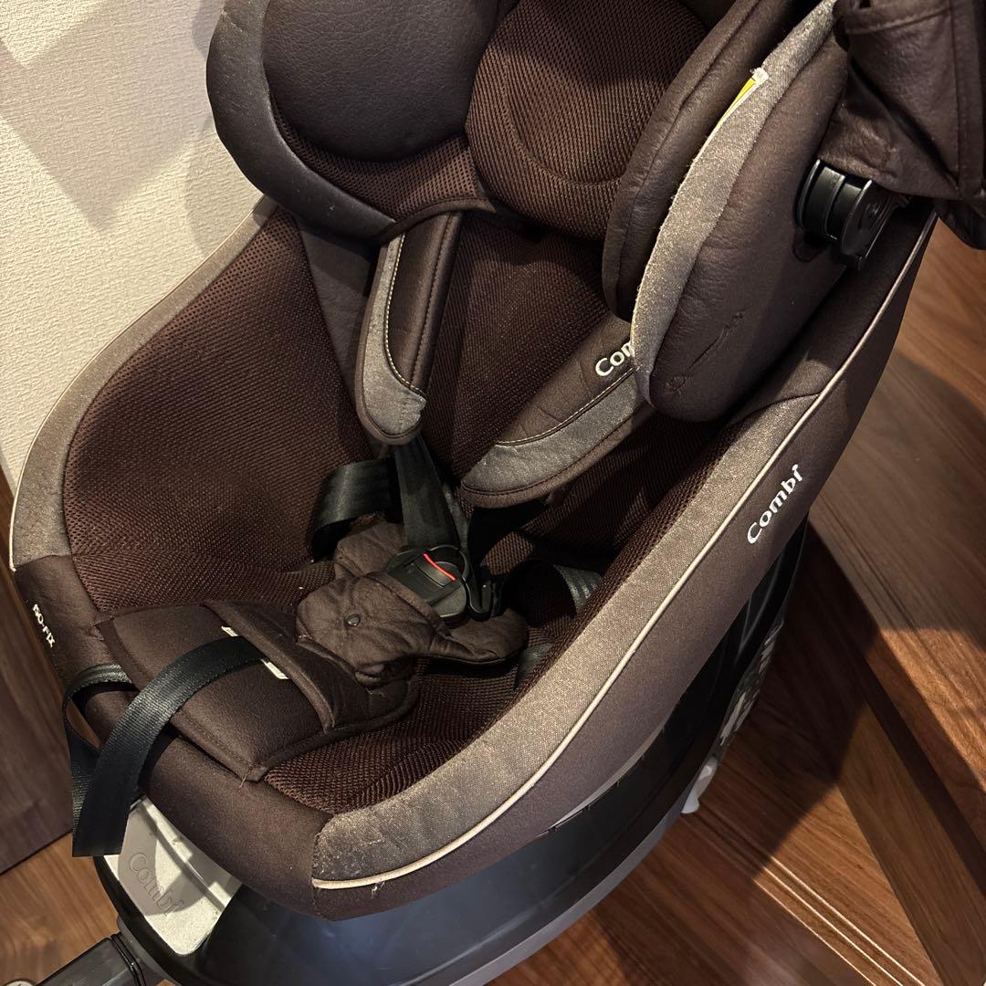 Combi チャイルドシート　クルムーヴスマート ISOFIX