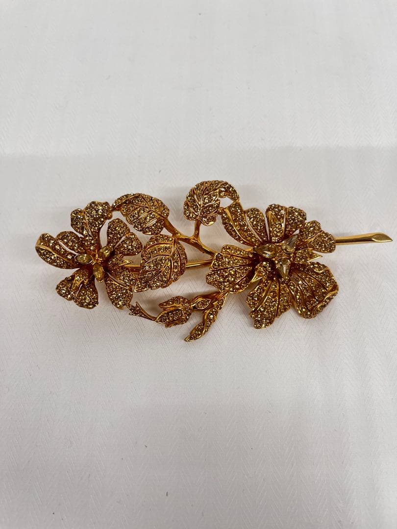 CINER サイナー　ブローチ　花モチーフ　ゴールド
